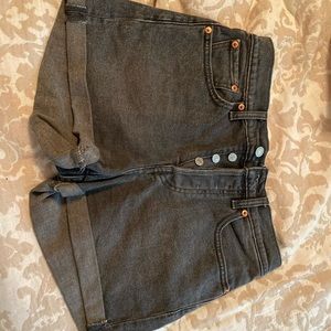 Levi’s cuffed wedgie short